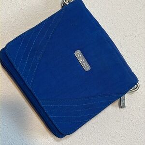 Baggallini Womens Blue Water Resistance Nylon Crossbody Travel  Vacation Purse